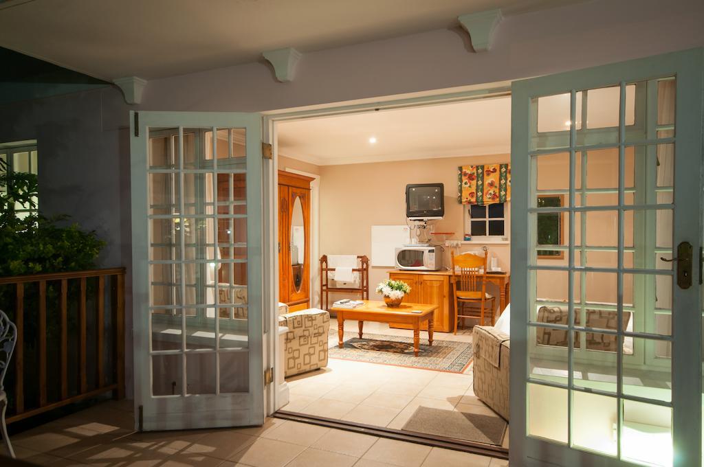 Heugh Road Guest House Порт-Элизабет Экстерьер фото